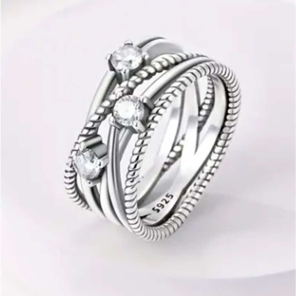 Women's Classic 925 Sterling silver ring sz 8